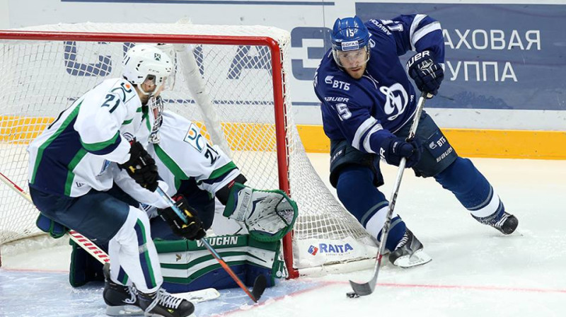 Karsums uzbrūk no aizvārtes
Foto: dynamo.ru