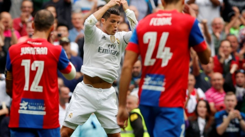 Krištianu Ronaldu guva 324.vārtus "Real" kreklā
Foto: AP/Scanpix