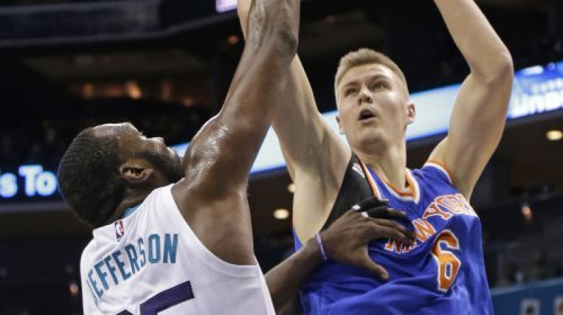 Kristaps Porziņģis pret Elu Džefersonu
Foto: AP/Scanpix