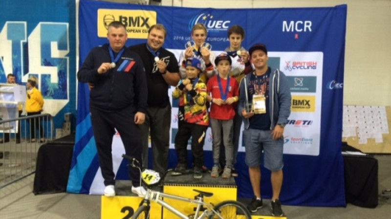 "RF MONUM BMX" komanda 
Foto: Rīgas Favorīts