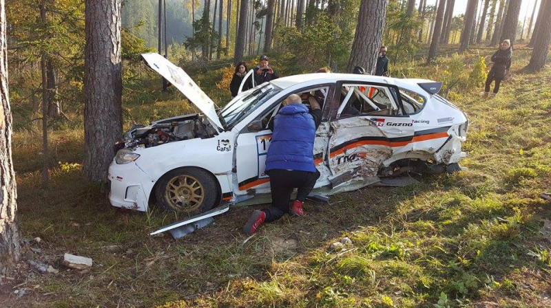Japāņu ekipāžas auto pēc avārijas.
Foto: Mārtiņš Vanags, MV Foto