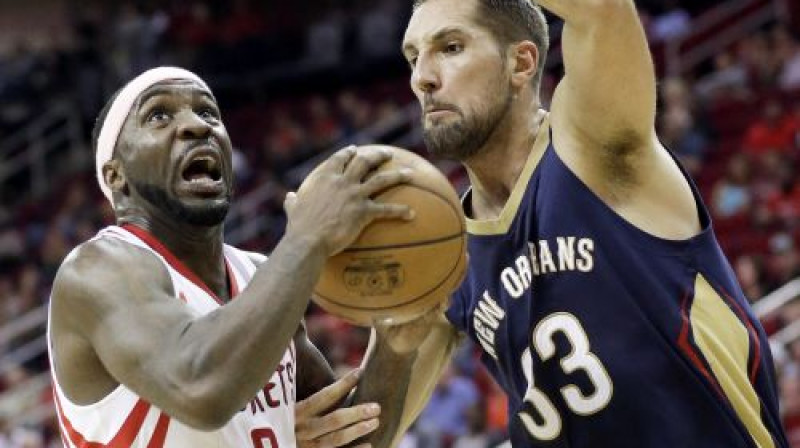 Tajs Losons pret "Pelicans"
Foto: AP/Scanpix