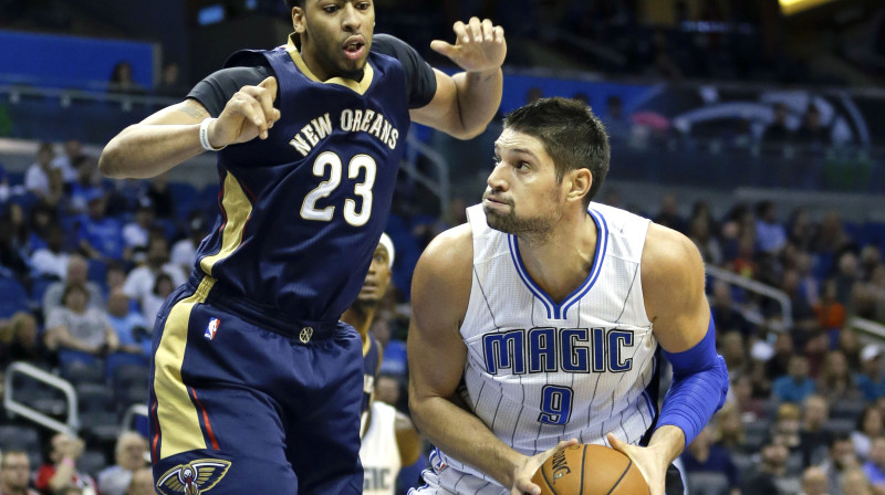 Entonijs Deiviss un Niks Vučevičs 
Foto: AP/Scanpix