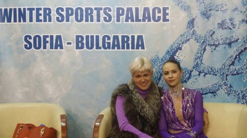 Jekaterina Platonova un Angelīna Kučvaļska 
Foto: Daiļslidošanas klubs "Kaskads"