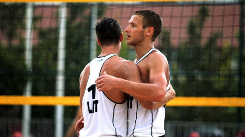 Edgars Točs un Rihards Finsters
Foto: FIVB