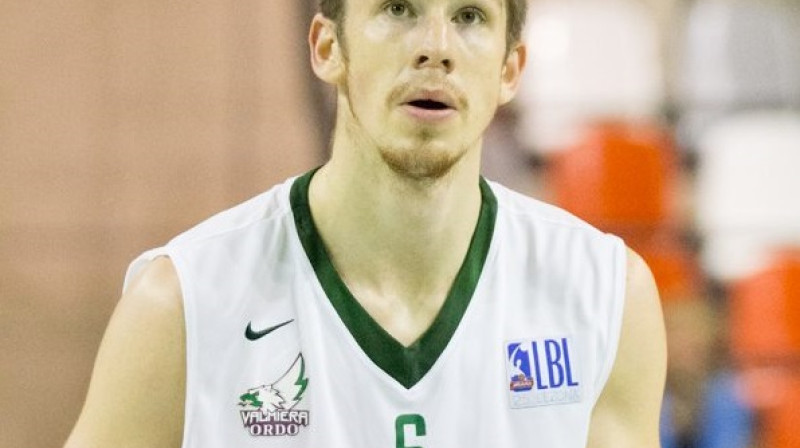 Ervīns Jonāts: 25 punkti un 15 atlēkušās bumbas uzvarā pār LU
Foto: Valmiera/Ordo