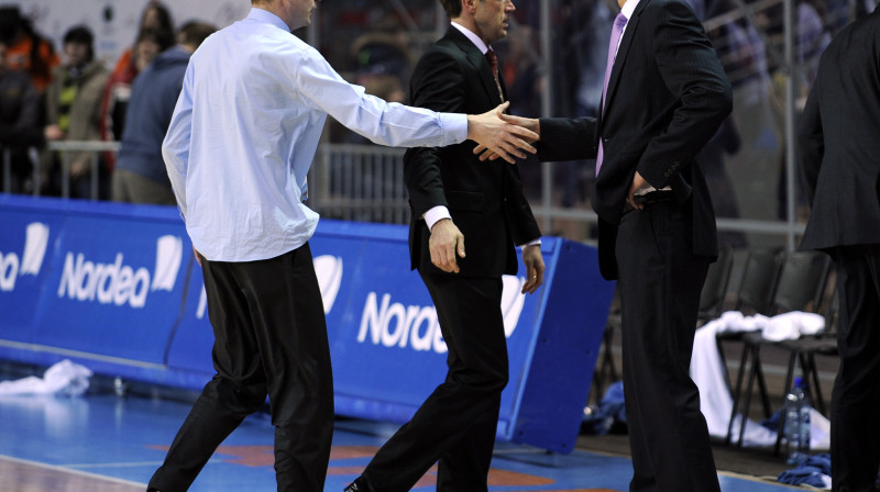 Gašpers Okorns, Māris Bružiks un Kārlis Muižnieks 2008. gada martā 
Foto: Romāns Kokšarovs, Sporta Avīze, f64