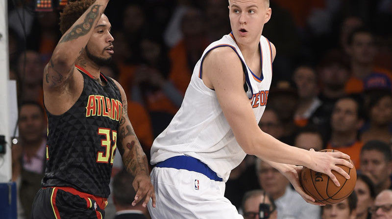 Kristaps Porziņģis pret Maiku Skotu
Foto: AP/Scanpix