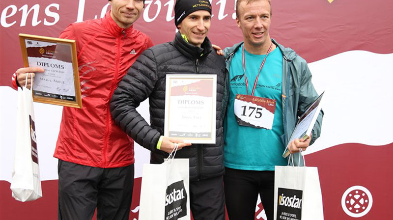 Jānis Krūms (centrā)
Publicitātes foto