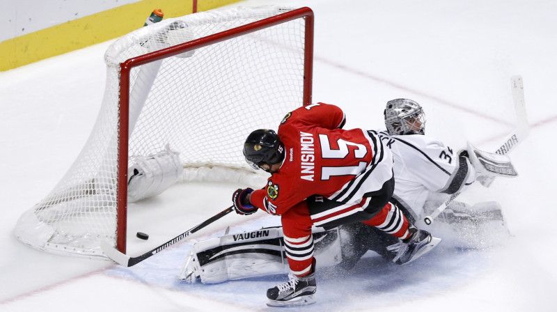 Artjoms Aņisimovs pārspēj Džonatanu Kviku. 
Foto: AP/Scanpix