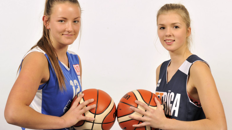 Līva Laima Kazāka (LU) un Rebeka Nagle (TTT juniores)
Foto: basket.lv