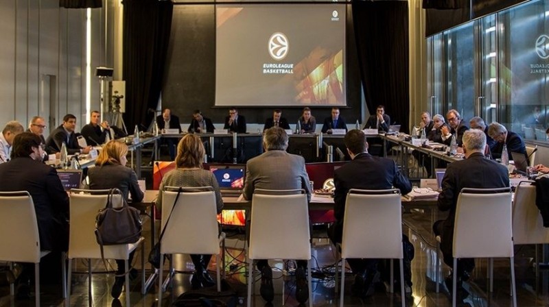 Eirolīgas sanāksmes dalībnieki 10. novembrī Barselonā
Foto: Euroleague.net
