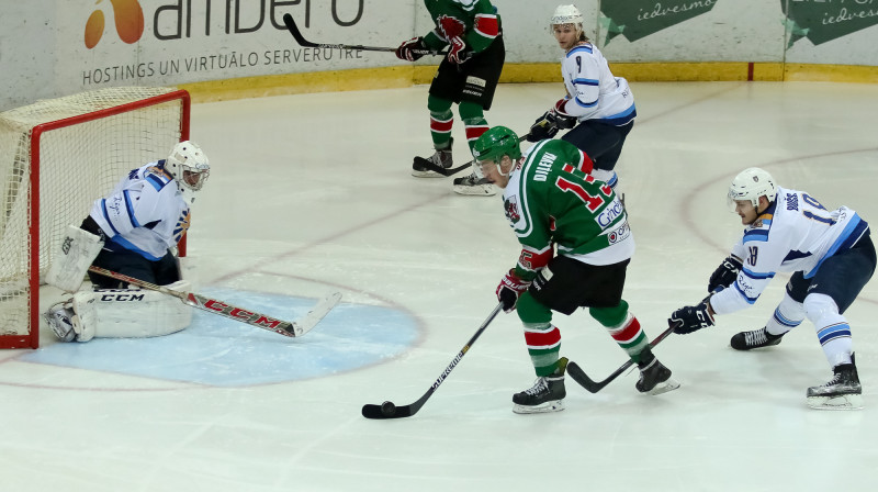 Māris Diļevka vārtu priekšā
Foto: Ģirts Gertsons