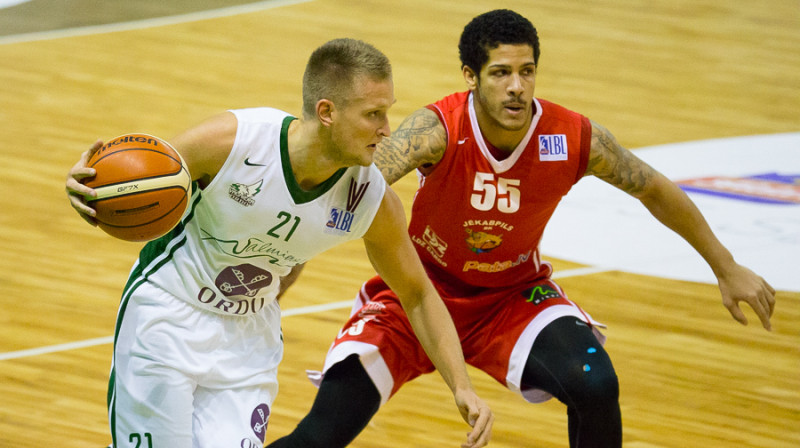 Aigars Šķēle un Tailers Larsons
Foto: bkvalmiera.lv