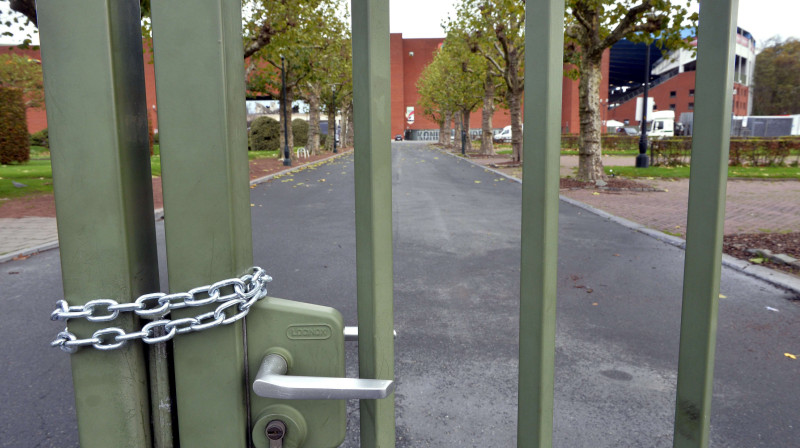 Vārti uz "King Baudouin" stadionu Briselē šovakar tā arī paliks aizslēgti. 
Foto: AFP/Scanpix