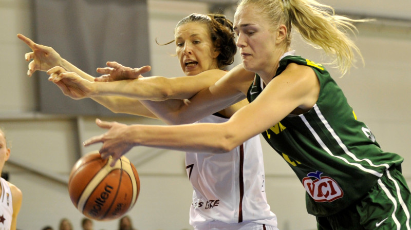 Zane Tamane: 15 punktu atgriešanās spēlē ar Lietuvas izlasi.
Foto: basket.lv