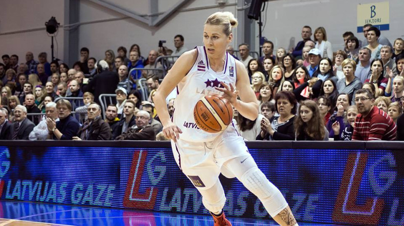 Anete Jēkabsone-Žogota spēlē pret Lietuvu
Foto: Vilnis Kozlovskis