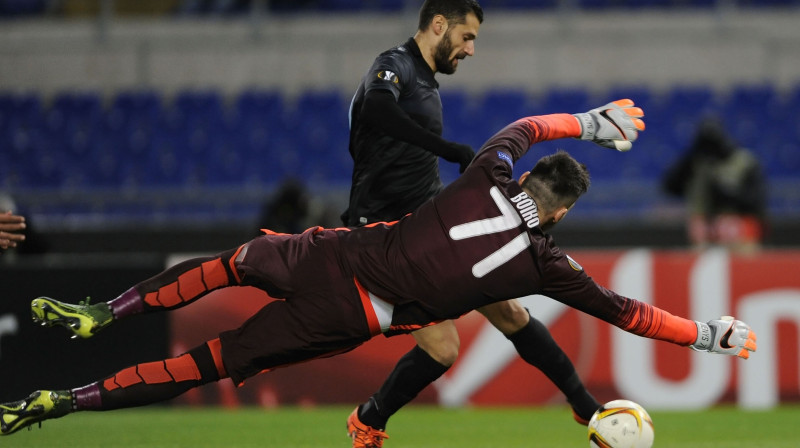 "Lazio" pussargs Antonio Kandreva atklāj rezultātu mačā pret "Dnipro".
Foto: LaPresse/Scanpix