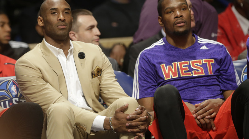 Kobe Braients un Kevins Durents 2014. gada NBA "All Star" spēlē Ņūorleānā
Foto: AFP/Scanpix