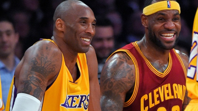 Kobe Braients un Lebrons Džeimss
Foto: AFP/Scanpix