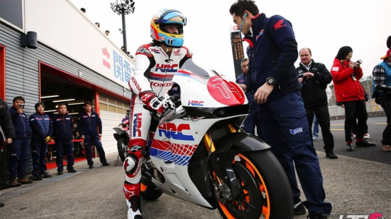 Alonso uz MotoGP motocikla
Foto: McLaren / laf1.es