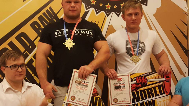 Reinis Kindzulis (centrā)
Foto: goldbarbell.lv