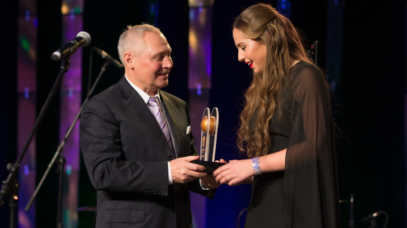 Juris Savickis un Jeļena Ostapenko
Publicitātes foto