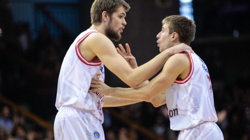 Ojārs Siliņš un Andrea De Nikolao 
Foto: Pallacanestro Reggiana