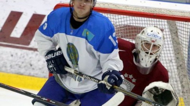 Matīss Kivlenieks skatās garām Kazahstānai
Foto: Mārtiņš Aiše, LHF