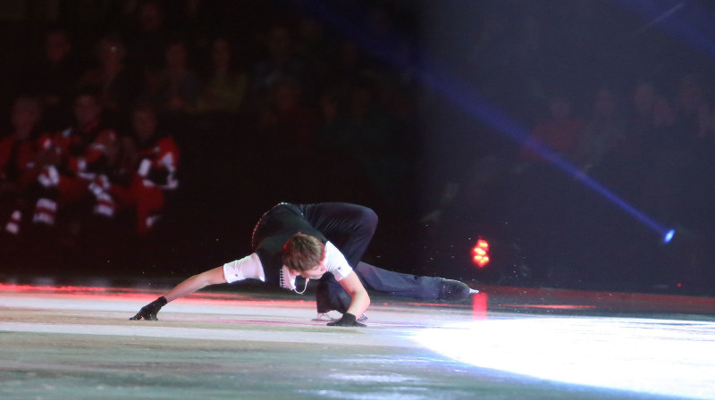 Svētdienas vakarā Deniss Vasiļjevs jau uzstājās ledus šovā Kauņā 
Foto: 15min.lt/zmones