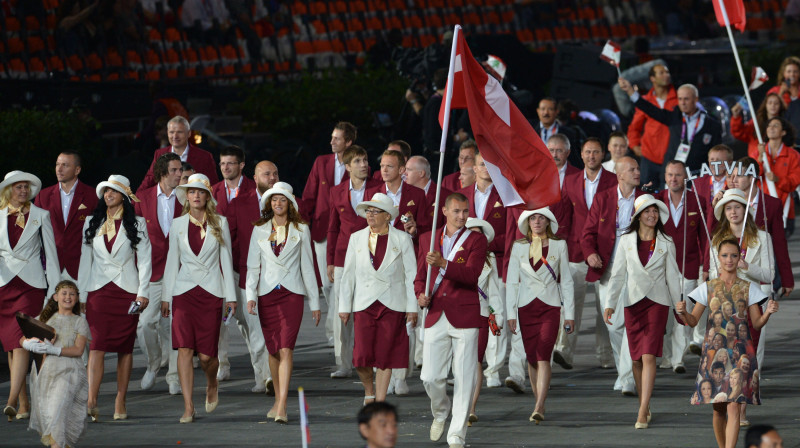 Latvijas sportisti olimpisko spēļu atklāšanas ceremonijā (2012) 
Foto: AFP / Scanpix