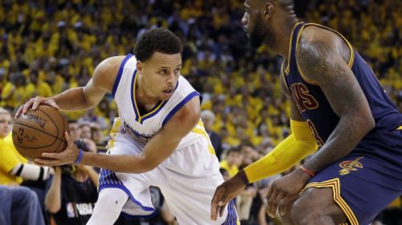 Stefens Karijs un Lebrons Džeimss
Foto: AP/Scanpix