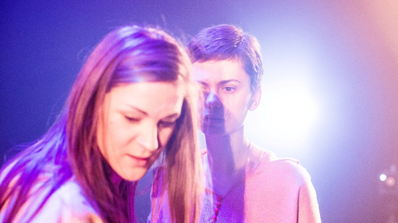 Aina no izrādes “Ugunsgrēki”
Foto: Jānis Deinats, “Fotocentrs”