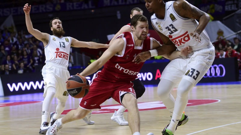 Jānis Strēlnieks pret Madrides "Real"
Foto: AFP/Scanpix