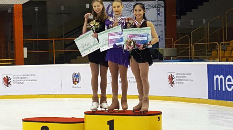 A.Galustjana, A.Kučvaļska, E.Lina 
Foto: Daiļslidošanas klubs "Kaskads"