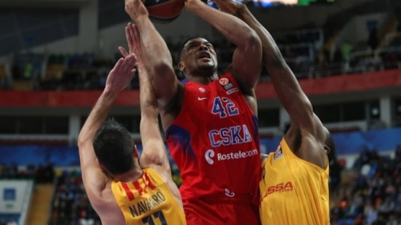 Kails Hainss ceļā uz grozu
Foto: Euroleague.net