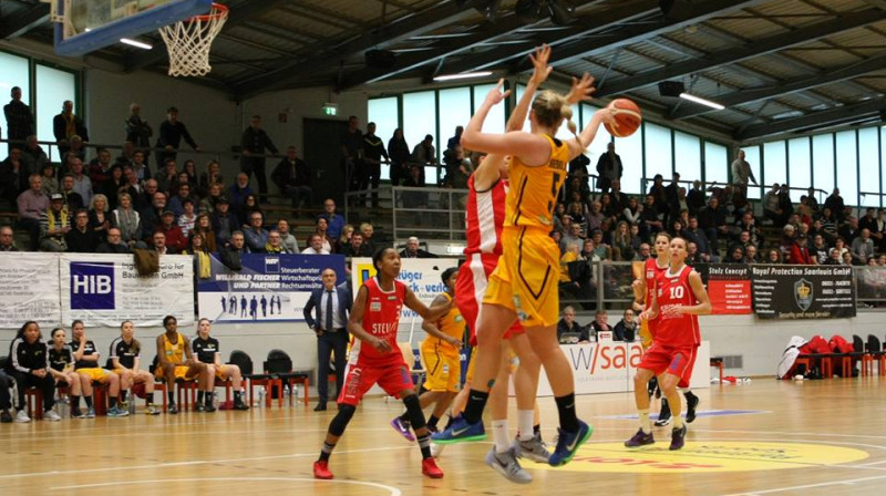 Sabīne Niedola spēlē pret "Herner"
Foto: Stefan Bost