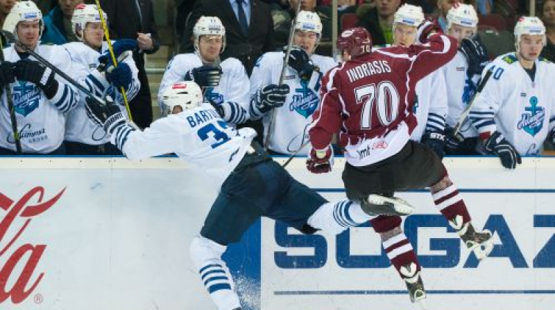 Oskars Bārtulis saduras ar Miku Indraši
Foto: Vladislavs Proškins, f64