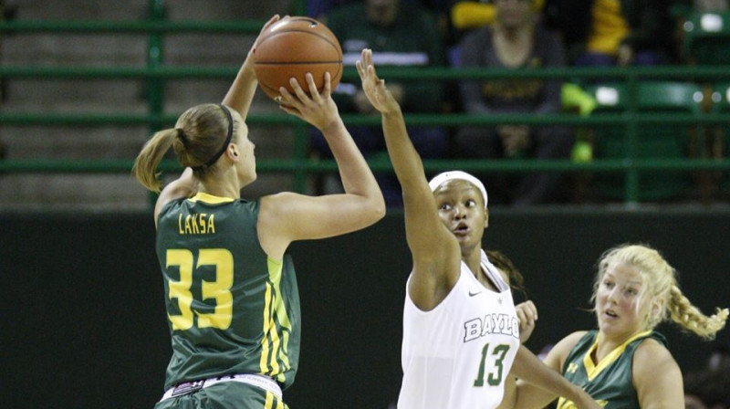 Kitija Laksa: septiņi tālmetieni uzvarā pār UCF
Foto: USF