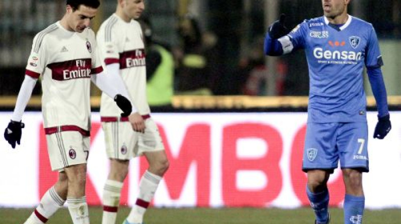 Masimo Makarone (pa labi) gūst vārtus un sarūgtina ''Milan''
Foto: AP/Scanpix
