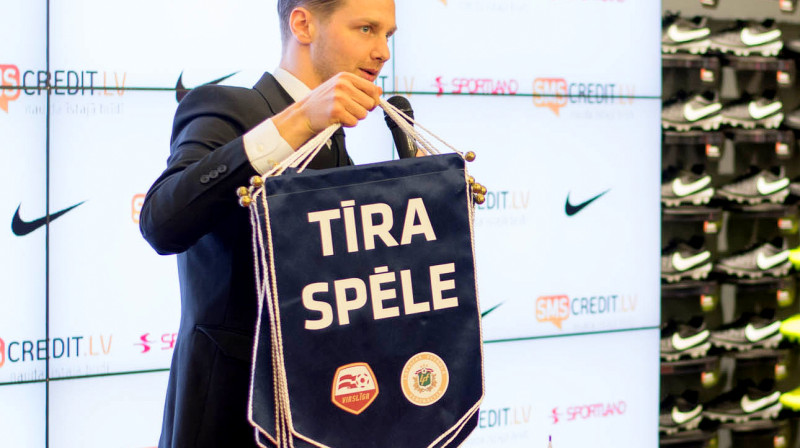 Emīls Latkovskis prezentē "Tīras spēles" kampaņu
Foto: Māris Greidāns, futbolavirsliga.lv