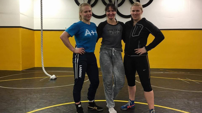 Petra Olli, Anastasija Grigorjeva, Epa Mae 
Foto: US Women's Wrestling