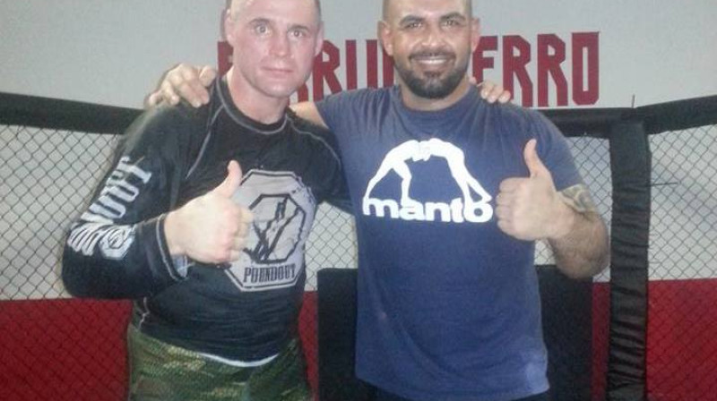 Jarjis Danho ( no labās) un Konstantīns Gluhovs pēc treniņa
Foto: sherdog.com