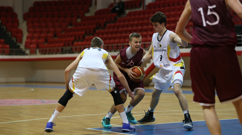 Artūrs Žagars un Latvijas U16 izlase: Turcijas turnīrā finišs ar uzvaru.
Foto: TBF.org