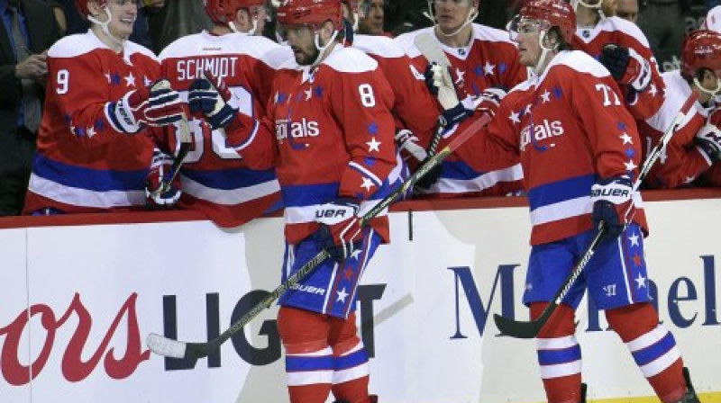 Aleksandrs Ovečkins (nr. 8) 30 vārtu robežu sasniedzis visās Nacionālās hokeja līgas regulārajās sezonās, kurās piedalījies
Foto: AP/Scanpix