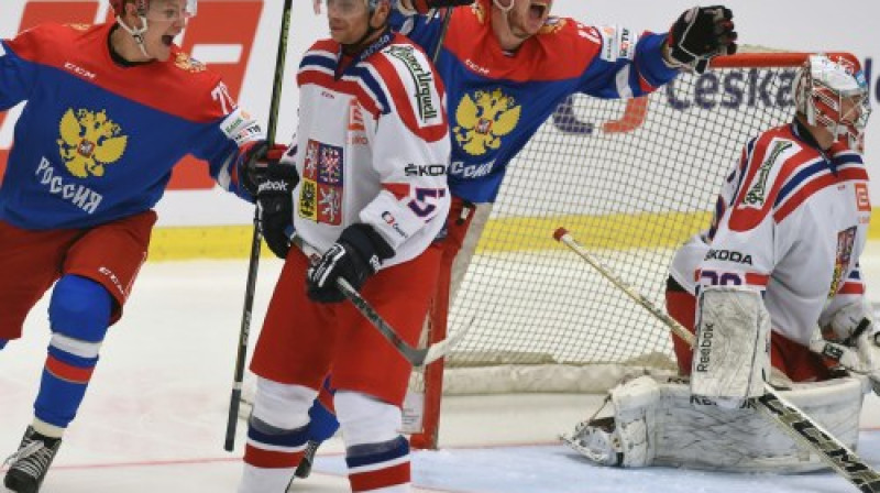 Andrejs Svetlakovs un Romāns Ļubimovs atzīmē vārtu guvumu
Foto: AP/Scanpix