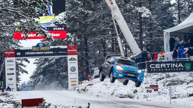 Sportists lēciena brīdī
Foto: Colin McMaster