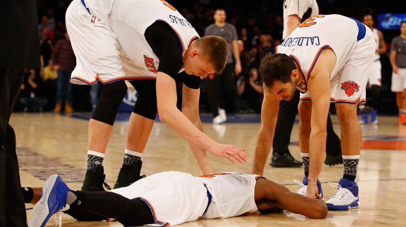 Kristaps Porziņģis, Lengstons Gelovejs un Hosē Kalderons 
Foto: AFP/Scanpix