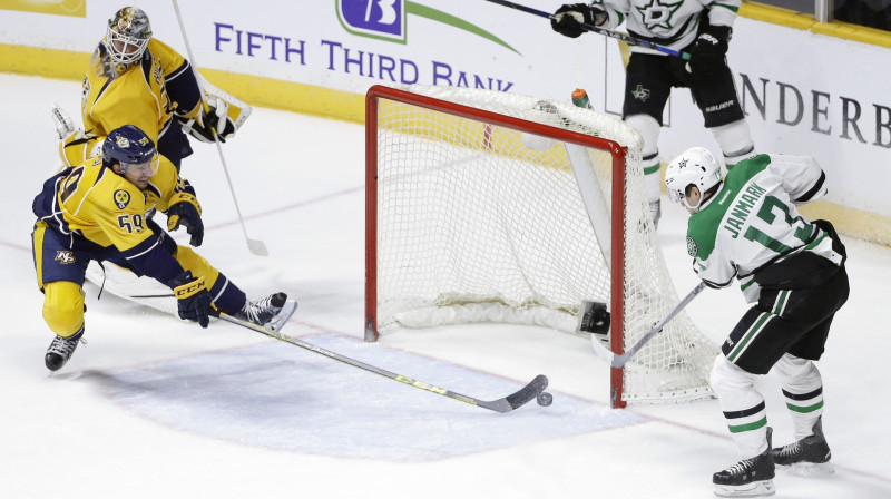 Matiass Janmarks gūst uzvaras vārtus 
Foto: AP/Scanpix