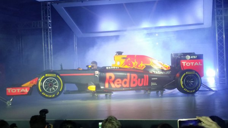 Jaunais "Red Bull Racing" krāsojums
Foto: http://www.twitter.com/ScarbsF1